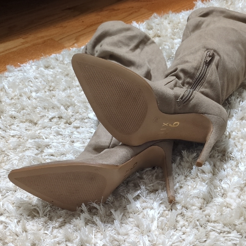 Chic Over the Knee Tan Suede Boots - Picture 4 of 7